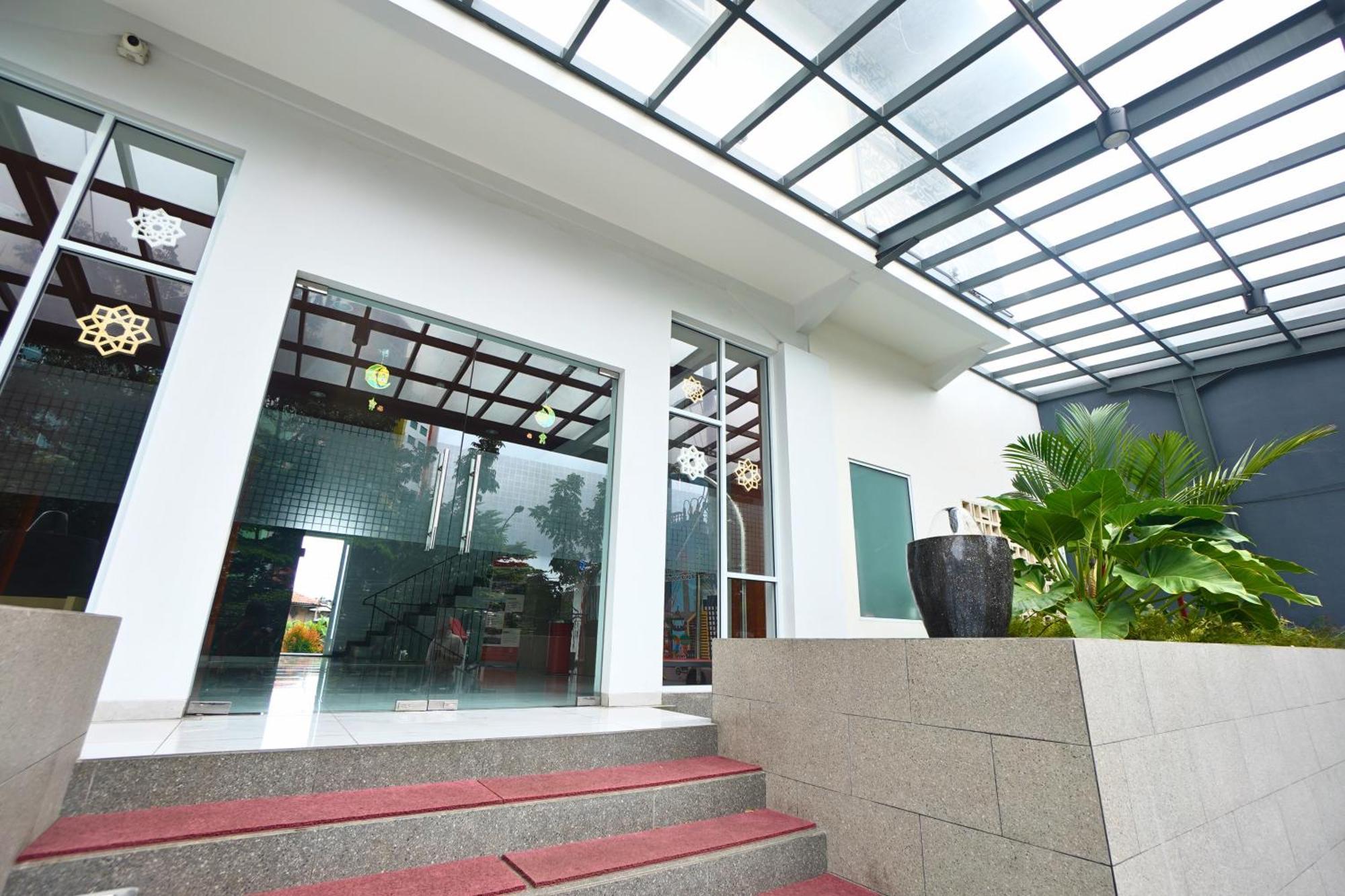 Front One Hotel Pasir Koja Bandung Exteriér fotografie