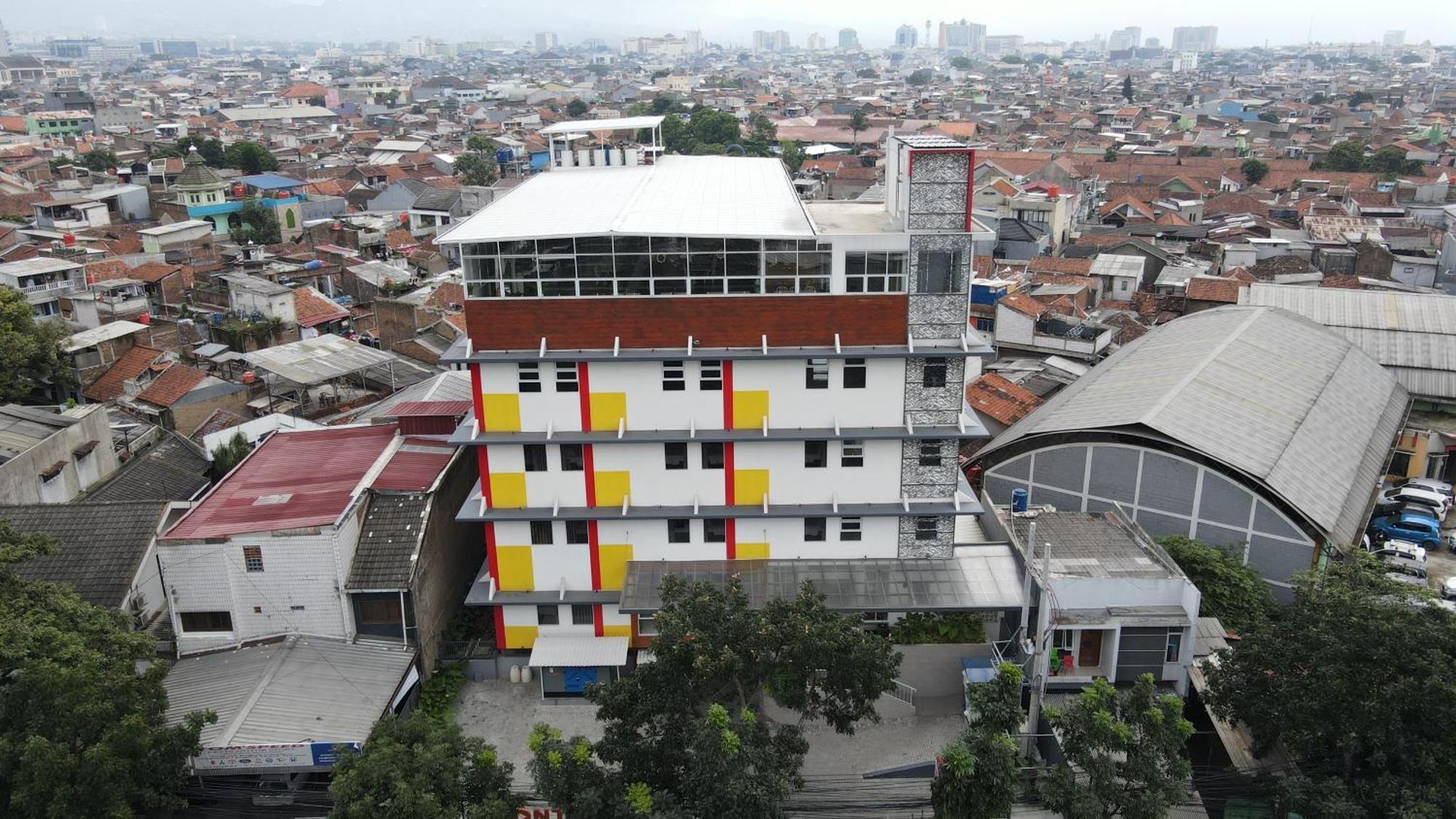 Front One Hotel Pasir Koja Bandung Exteriér fotografie