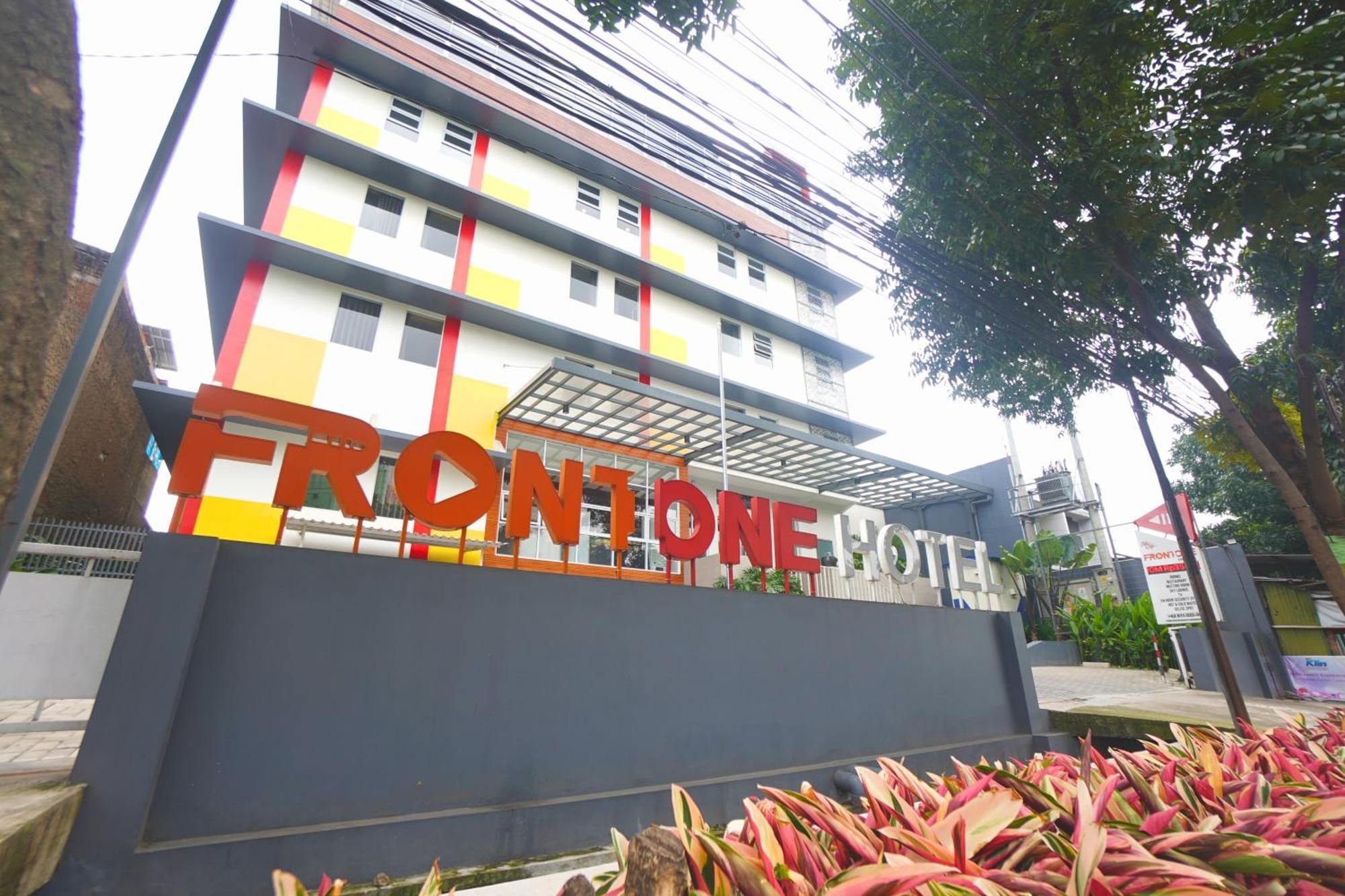 Front One Hotel Pasir Koja Bandung Exteriér fotografie